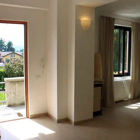 Cristina Villa Luino